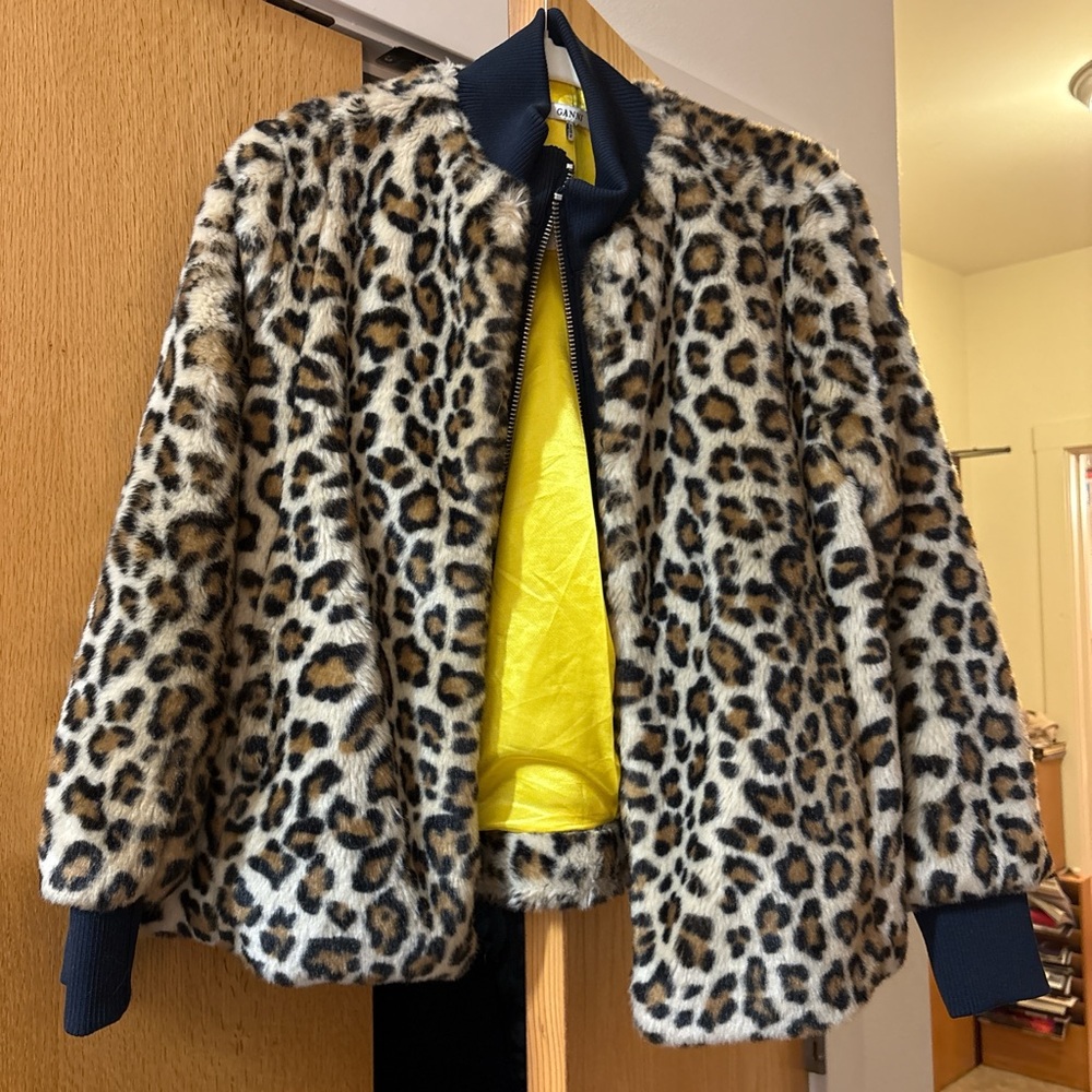 GANNI ✨Leopard Print Faux Fur Jacket with Zip Up Sweater Detail EU size 34